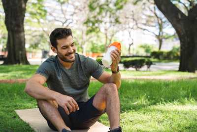 Fast knockdown defoaming of protein drinks